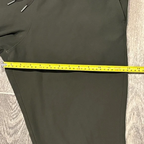 Lululemon Women's Olive Green Joggers - Picture 5 of 5